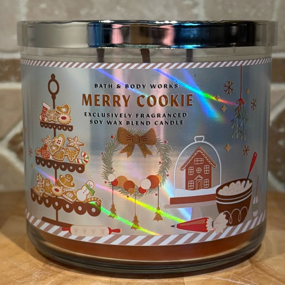 Bath & Body Works Merry Cookie 3 Wick Candle With Decorative Lid